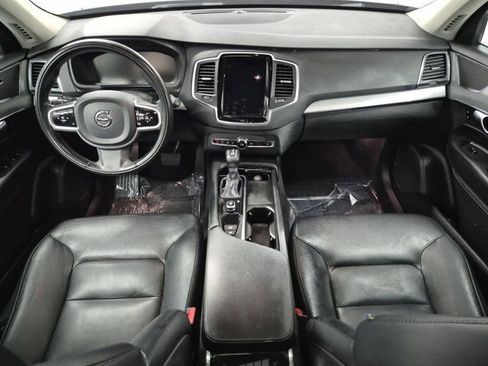 Used 2022 Volvo XC90 T5 Momentum w/ Climate Package image 12