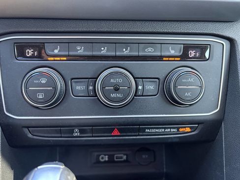 Used 2019 Volkswagen Atlas SE w/ Towing Package image 15