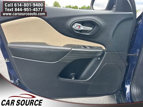 Used 2016 Jeep Cherokee Limited AWD/4WD image 11