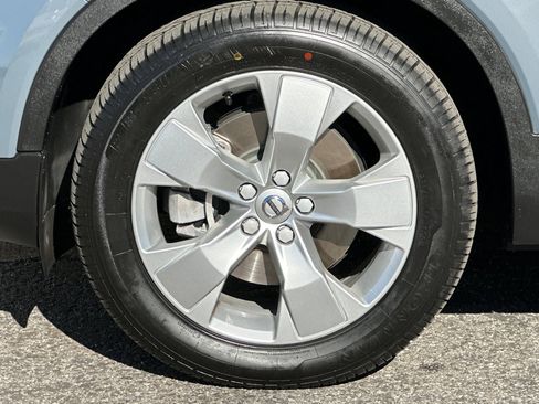 Used 2021 Volvo XC40 T5 Momentum w/ Premium Package image 37