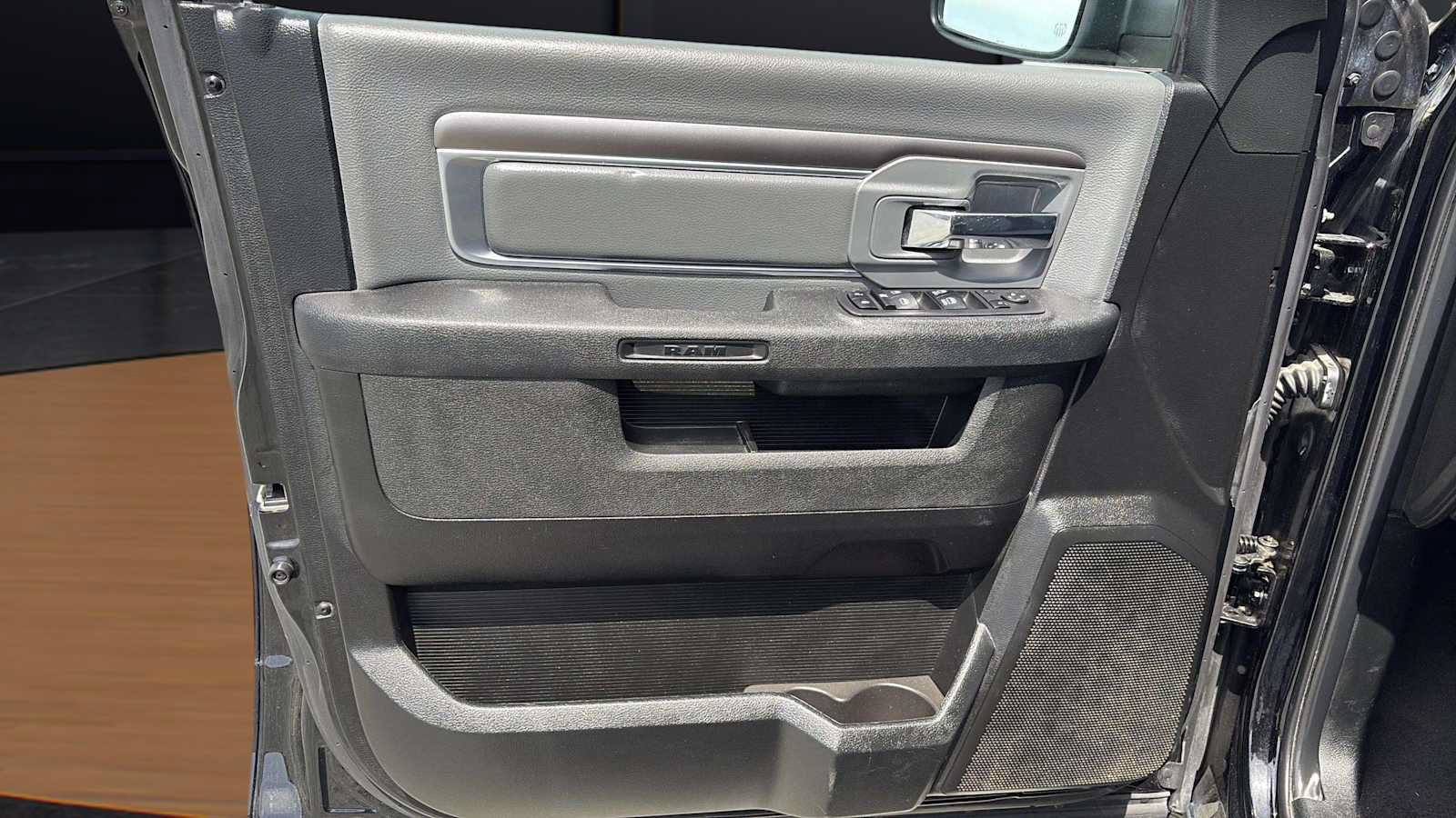 Used 2024 RAM 1500 Classic SLT AWD/4WD image 18