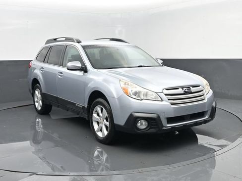 Used 2014 Subaru Outback 2.5i Premium AWD/4WD image 3