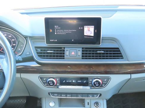 Used 2019 Audi Q5 2.0T Premium Plus w/ Premium Plus Package image 8