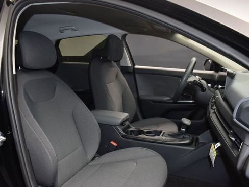 Used 2025 Kia K4 FWD image 12