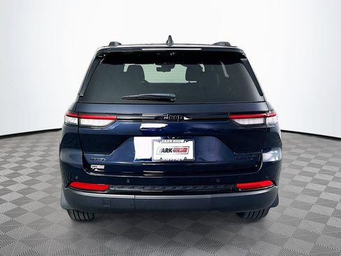 Certified 2024 Jeep Grand Cherokee Limited w/ Luxury Tech Group II AWD/4WD image 10