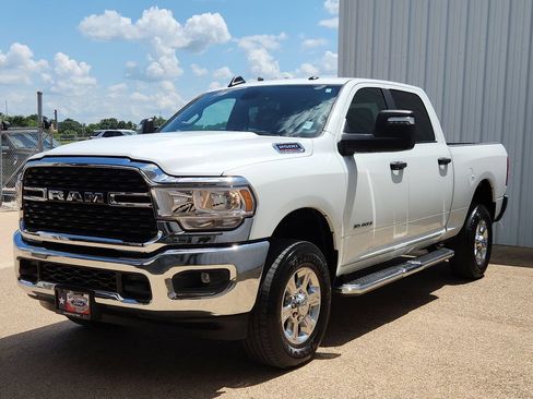 Used 2024 RAM 2500 Big Horn AWD/4WD image 18