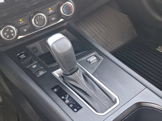 Certified 2025 Nissan Kicks SV FWD image 24