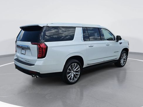 Used 2023 GMC Yukon XL Denali w/ Denali Reserve Package AWD/4WD image 3