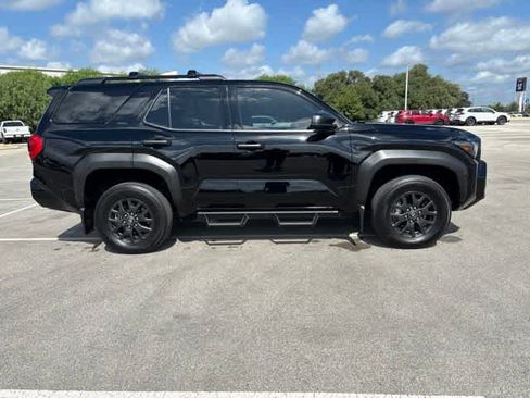Used 2025 Toyota 4Runner SR5 AWD/4WD image 6