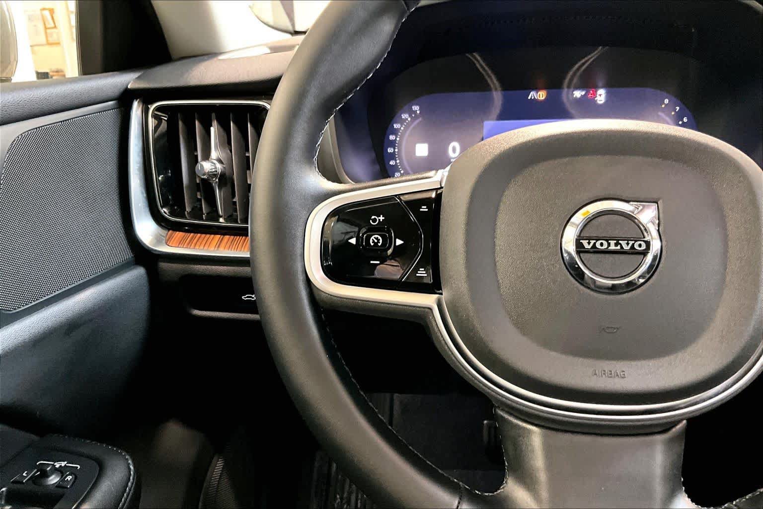 Certified 2026 Volvo V60 B5 Cross Country Plus AWD/4WD image 23