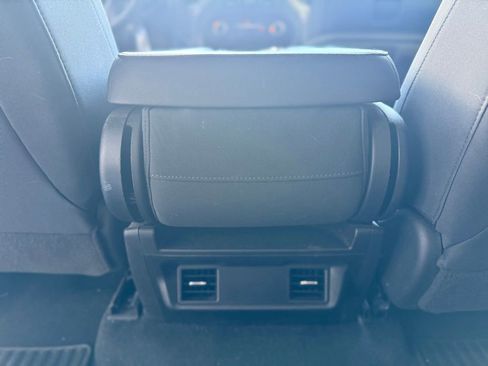 Used 2020 Chevrolet Silverado 1500 Custom w/ Custom Value Package image 14