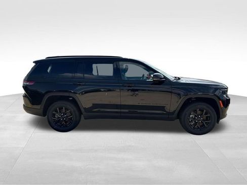 New 2025 Jeep Grand Cherokee L Altitude image 25