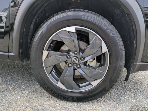 Certified 2025 Nissan Rogue SV FWD image 12