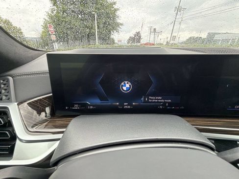 Used 2024 BMW X7 xDrive40i w/ M Sport Package AWD/4WD image 26