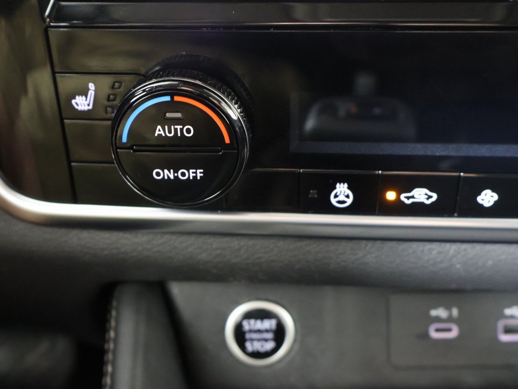 Used 2023 Nissan Rogue SL FWD image 44