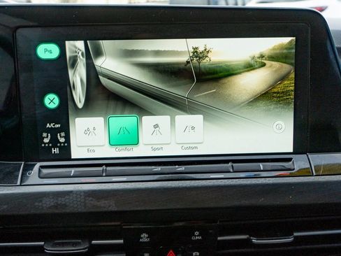 Used 2022 Volkswagen GTI SE image 31