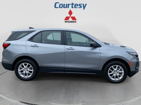Used 2024 Chevrolet Equinox LS AWD/4WD image 8