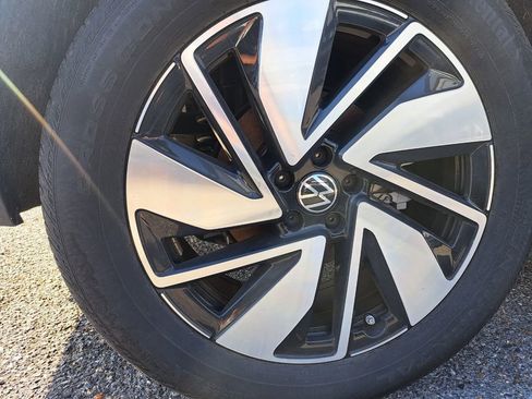 Used 2025 Volkswagen Atlas SEL image 27