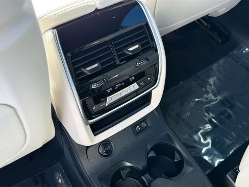 New 2026 BMW X7 M60i image 21