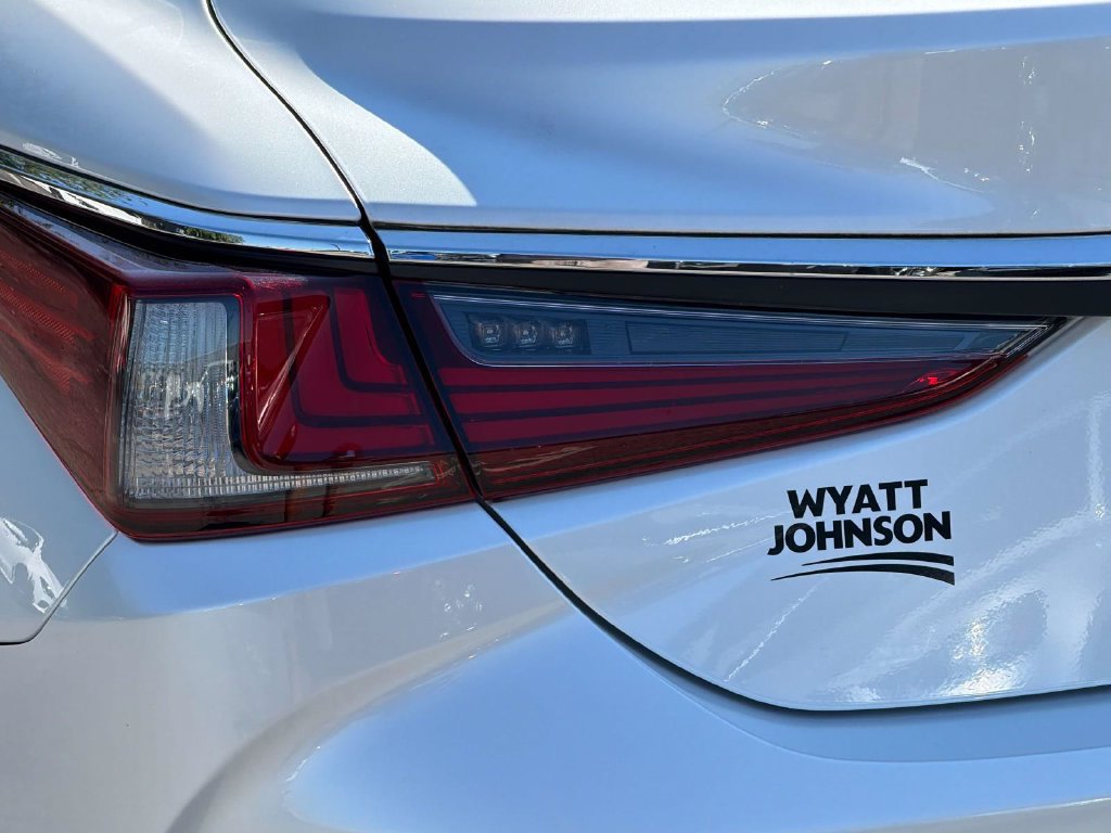 Used 2023 Lexus ES 350 w/ Premium Package FWD image 12