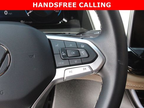 Used 2024 Volkswagen Atlas Cross Sport SE FWD image 17