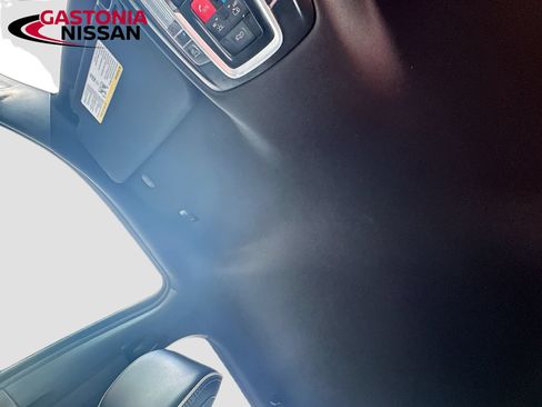 Used 2025 RAM 1500 Laramie AWD/4WD image 30