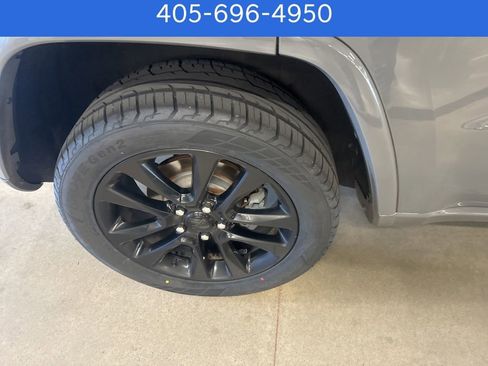 Used 2019 Jeep Grand Cherokee Altitude image 9