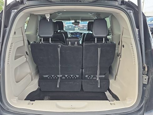 Used 2024 Chrysler Pacifica Touring-L FWD image 60