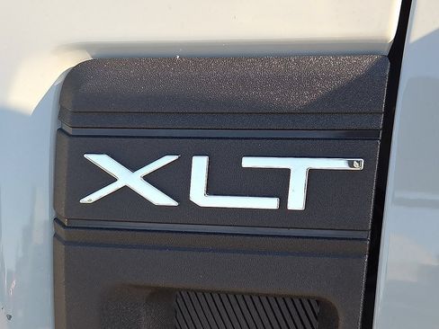 Used 2023 Ford Maverick XLT w/ XLT Luxury Package FWD image 9