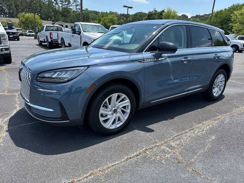 Used 2023 Lincoln Corsair FWD image 3