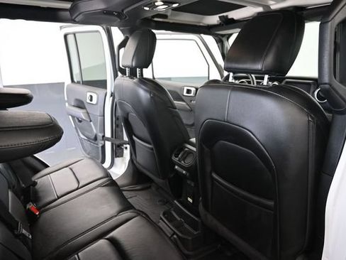 Used 2022 Jeep Wrangler Unlimited Sahara AWD/4WD image 22