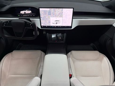 Used 2022 Tesla Model S Plaid image 2