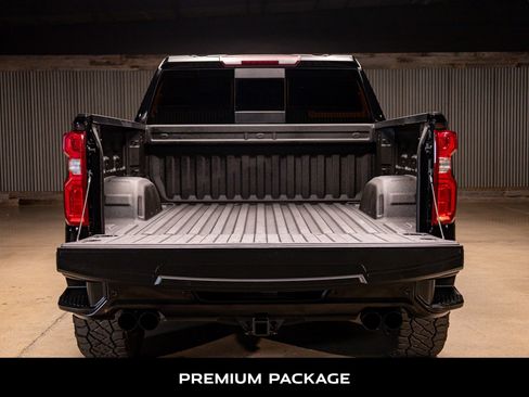 Used 2021 Chevrolet Silverado 1500 LTZ w/ LTZ Premium Package image 8