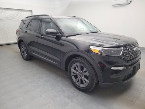 Used 2022 Ford Explorer XLT w/ Equipment Group 202A AWD/4WD image 11