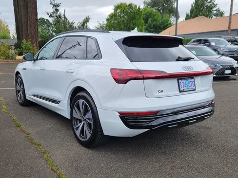 Used 2024 Audi Q8 e-tron Premium Plus AWD/4WD image 3