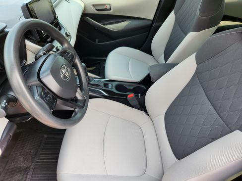 Used 2022 Toyota Corolla LE FWD image 9