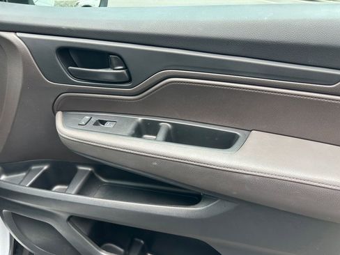 Used 2023 Honda Odyssey EX-L image 23