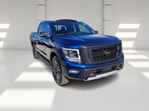 Used 2021 Nissan Titan PRO-4X w/ Pro-4x Convenience Package image 3