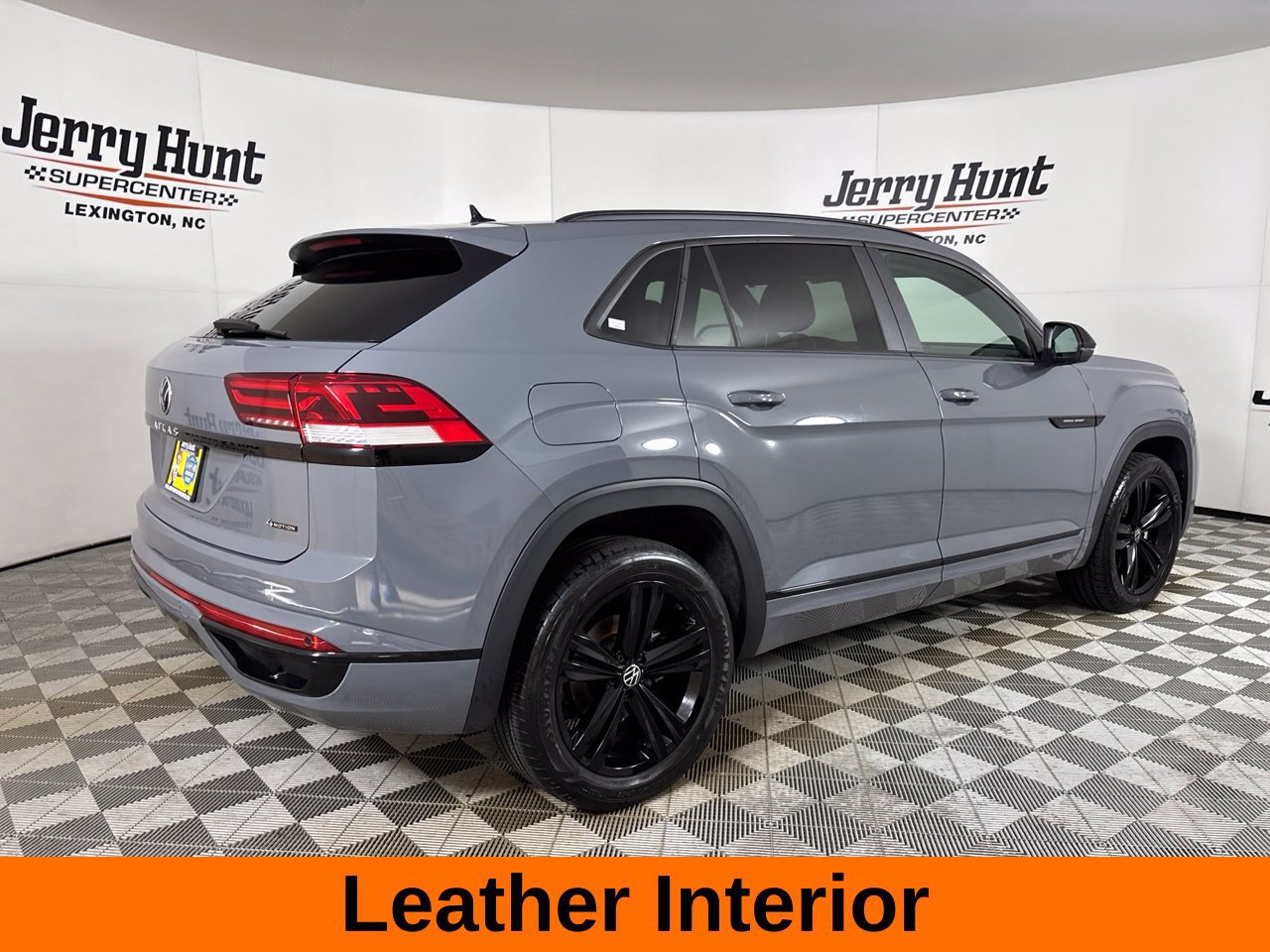 Used 2023 Volkswagen Atlas Cross Sport SEL R-Line AWD/4WD image 6