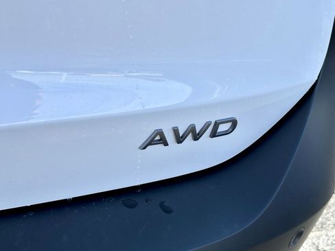 New 2025 Nissan Kicks SV image 19