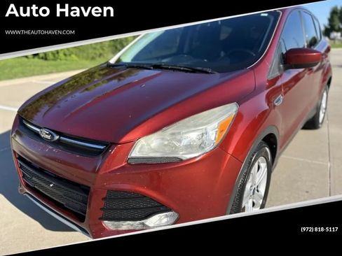 Used 2017 Ford Escape SE FWD image 1