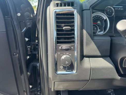 Used 2016 RAM 1500 Laramie w/ Convenience Group AWD/4WD image 12