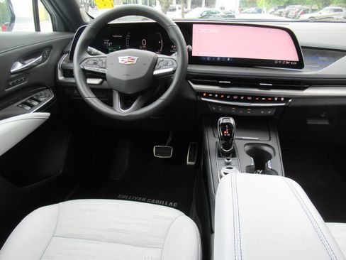 Certified 2025 Cadillac XT4 Sport AWD/4WD image 14
