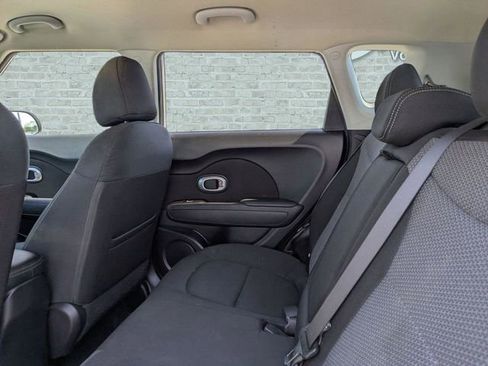 Used 2018 Kia Soul + FWD image 14