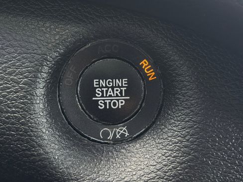 Used 2022 Jeep Cherokee Trailhawk w/ Sound & Nav Group AWD/4WD image 22