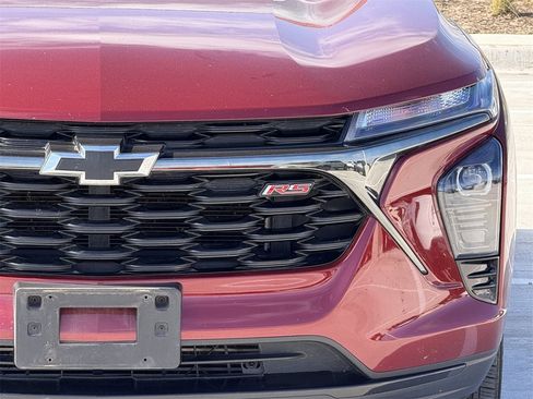 Certified 2024 Chevrolet Trax RS w/ Driver Confidence Package image 9