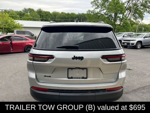 Used 2023 Jeep Grand Cherokee L Laredo AWD/4WD image 5
