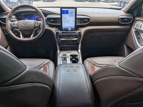 Used 2024 Ford Explorer King Ranch w/ Technology Package RWD image 14