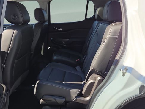 Used 2023 GMC Acadia SLT w/ Elevation Edition image 12