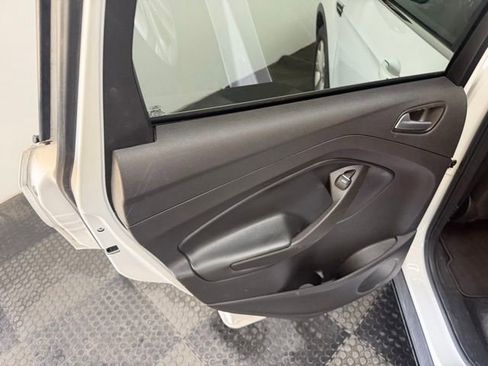 Used 2019 Ford Escape SEL AWD/4WD image 35